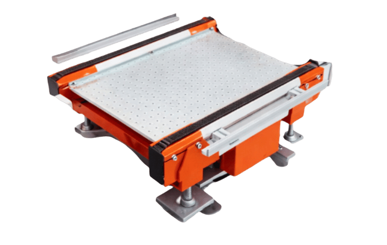 Sistema transportador de doble cadena diseñado para el transporte seguro y continuo de materiales en