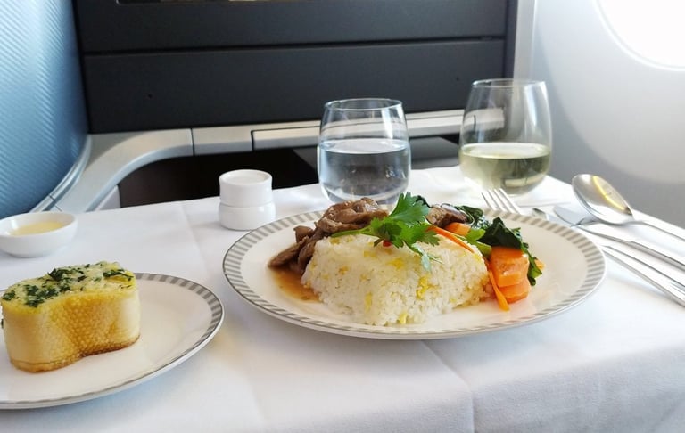 Singapore Airlines business class dining