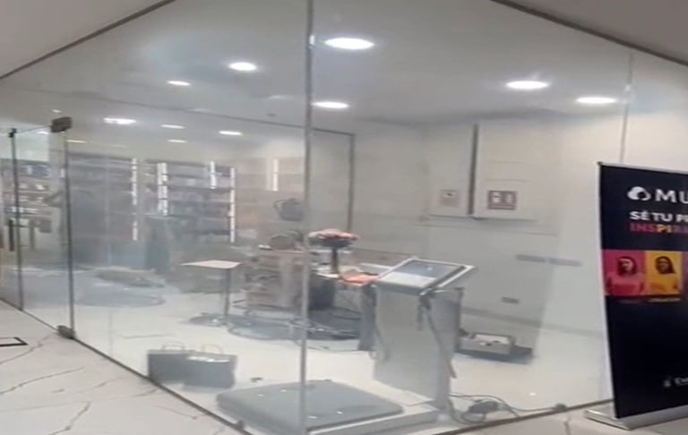 Smart Privacy Glass Solutions for Hospitals & Clinics