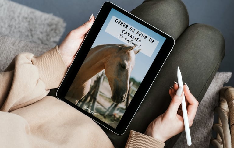 tablette prsentant un ebook sur la peur cheval