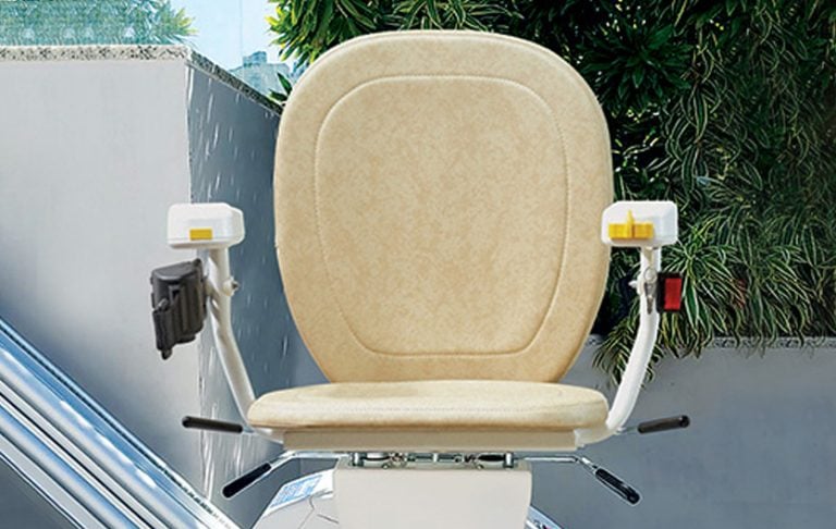 bespoke synergy straight chairlift