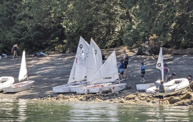 Our opti program is for sailors ages 7 to 9. Learn fun skills on the ocean this summer!