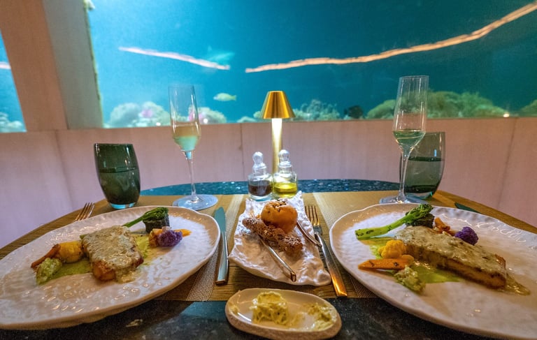 Ozen Life Maadhoo Maldives M6M underwater restaurant