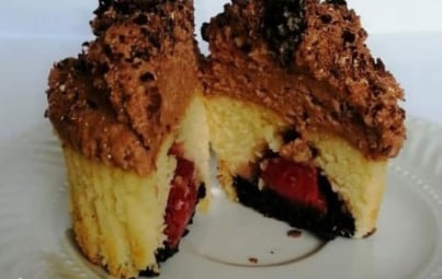 cupacake chocolate relleno fresa chocolate galleta pasteleria queti lima