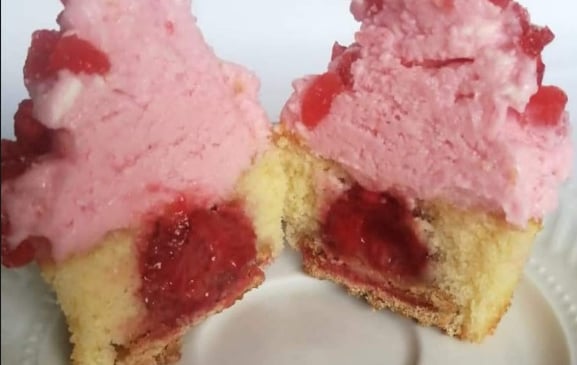 cupcake relleno fresa pasteleria queti lima