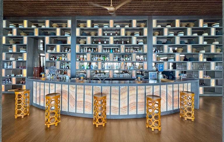 kudadoo maldives  bar