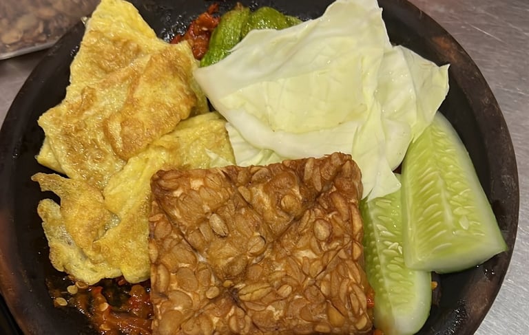 Nasi Telor Tempe Penyet