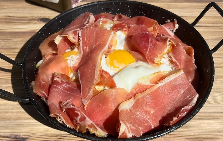 huevos rotos con jamon
