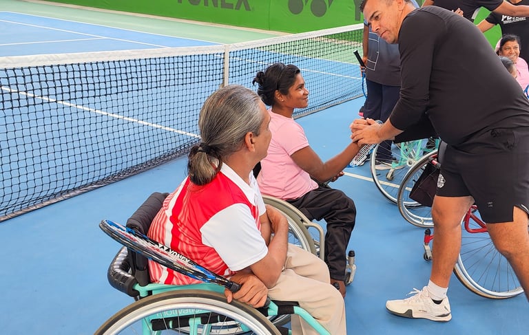 Wheelchair tennis players with Cesar Performance Coach