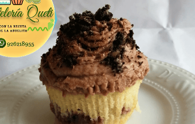 cupcake chocolate pasteleria queti relleno fresa chocolate