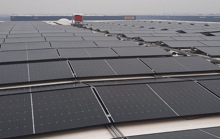 Sportska hala solarni paneli za elektranu