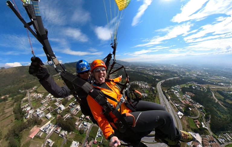 paragliding in Ecuador