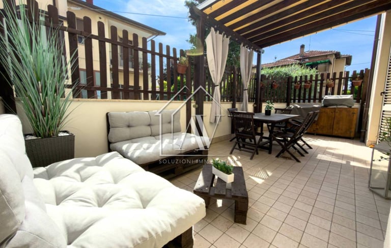 Vendita casa indipendente con giardino privato