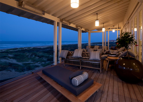 Beach house with screen porch in Kiawah Island.