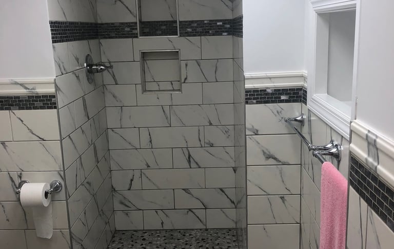 RR Construction Bathroom White