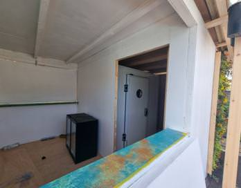 Freezer room with monoblock unit