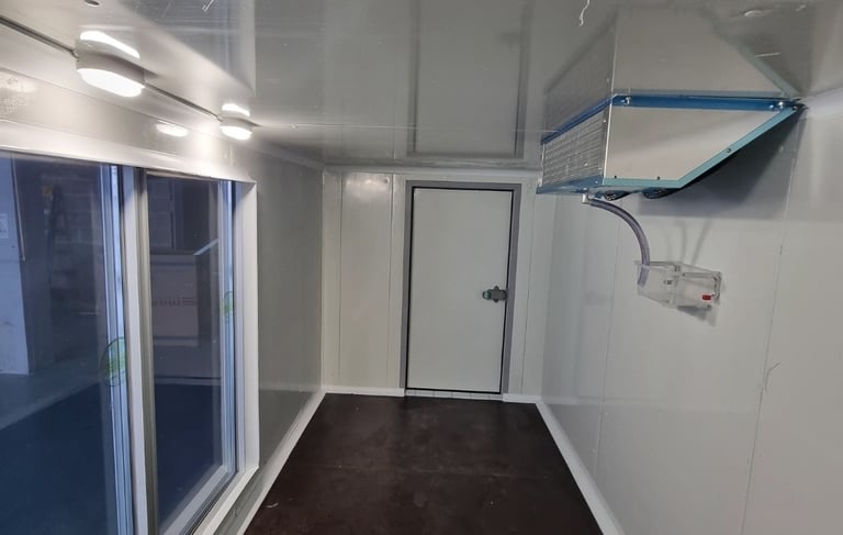 Glass cold room