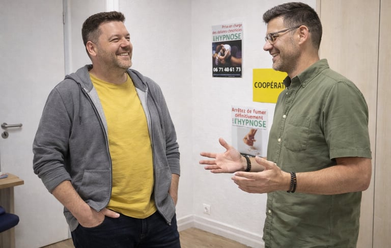 Thomas Beaucher et consultant après une séance d'hypnose riche en émotions