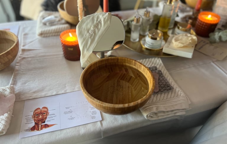 Vue sur la table des ateliers bien-être de Nathalie Gaullier