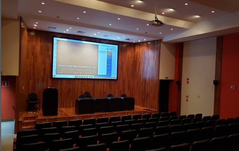 Auditório projetor e tela