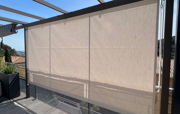 Store vertical extérieur pour pergola