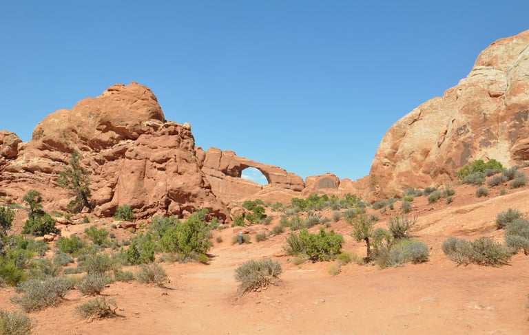 Skyline Arch, Arches National Park, Utah, USA
