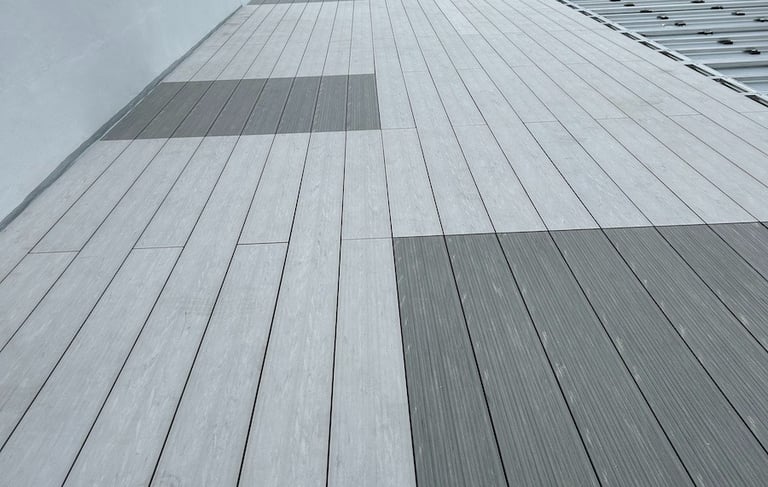 Instalación tarima flotante exterior en terraza de Santa Cruz de Tenerife