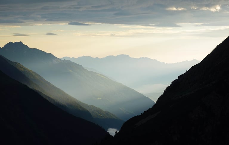 Mountain view sunrise perspective coaching in the mountains