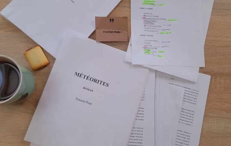 Le manuscrit de Météorites, lors du travail d'écriture