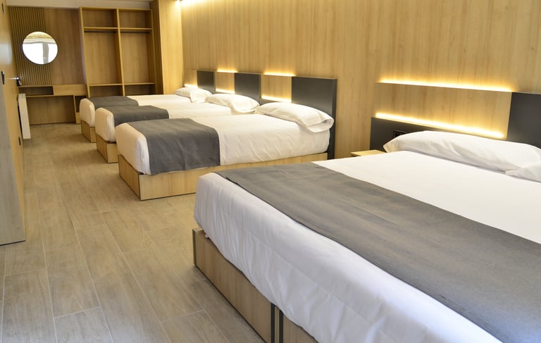 Habitacion quíntuple hotel Catanies en el Pas de la Casa