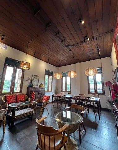 บรรยากาศภายในยงคังคาเฟ่ คาเฟ่วินเทจที่คงความคลาสสิกของอาคารเก่า 100 ปี นครศรีธรรมราช