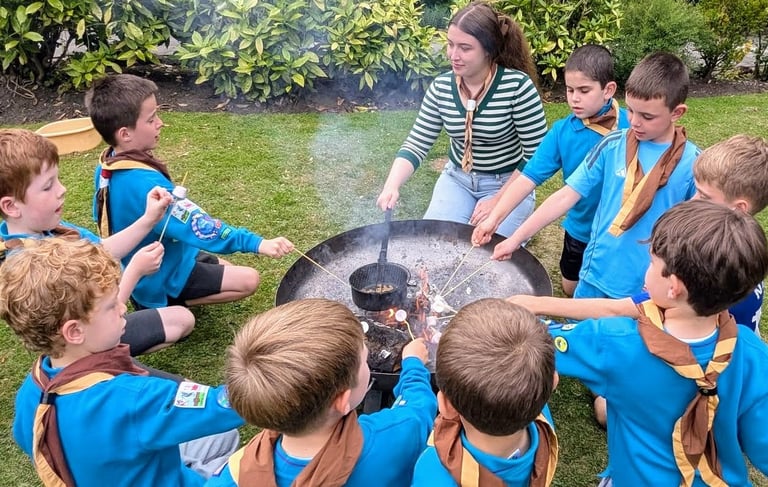 OUtdoor cooking with a leader and beavers in Grassendale