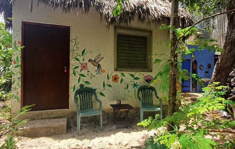 vista exterior de bungalow maya en chichen itza