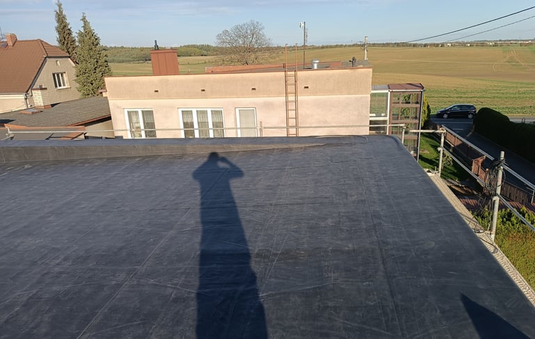 montáž-hydroizolace-epdm-folie-elevate-bolatice