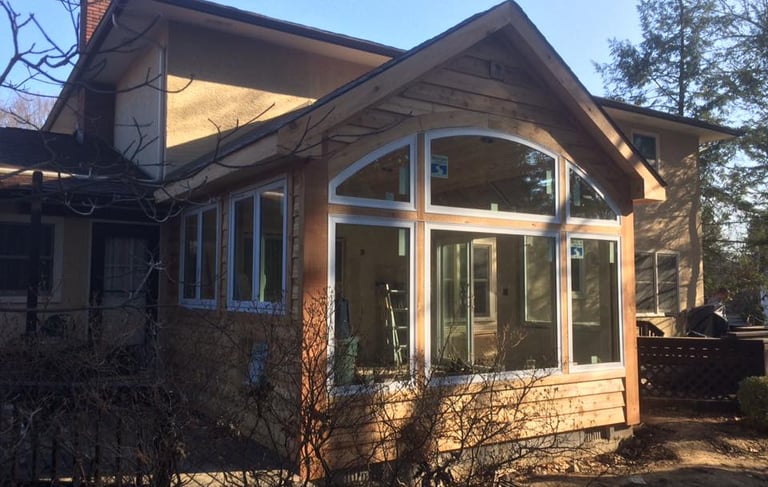 Bright 3-season sunroom for relaxing and entertaining in Columbus, Ohio