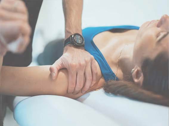 Tennis player having a Sholder Sports Massage in Wollongong