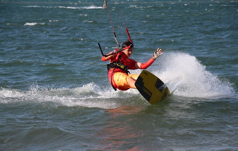 Kitesurfing carve