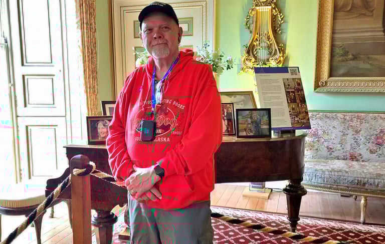 The Pirate admires the Inverary Castle Piano