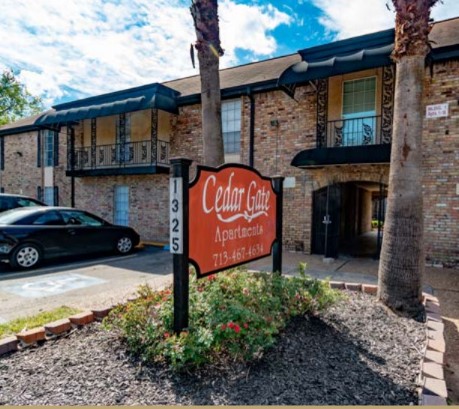 Exterior view of Cedar Gate Apartments in Houston