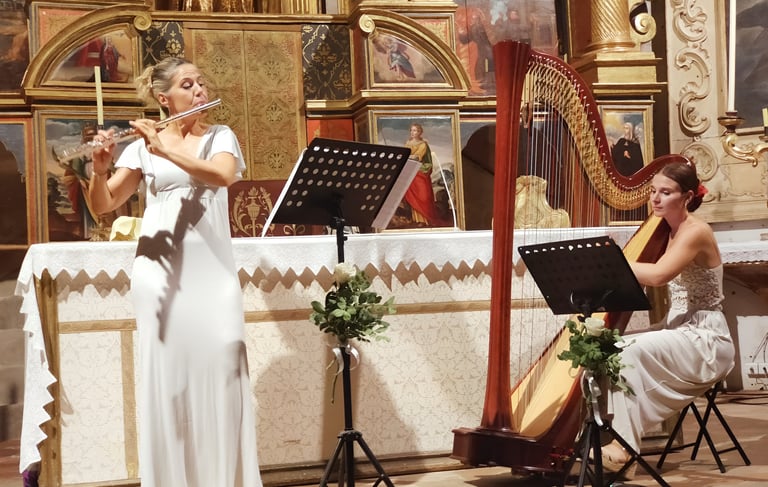 Flautista Catalina Roig i arpisata Maria Assumpció Janer