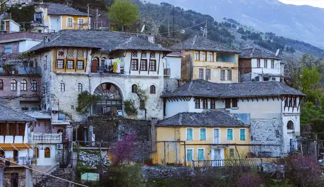 gjirokaster taxi from saranda