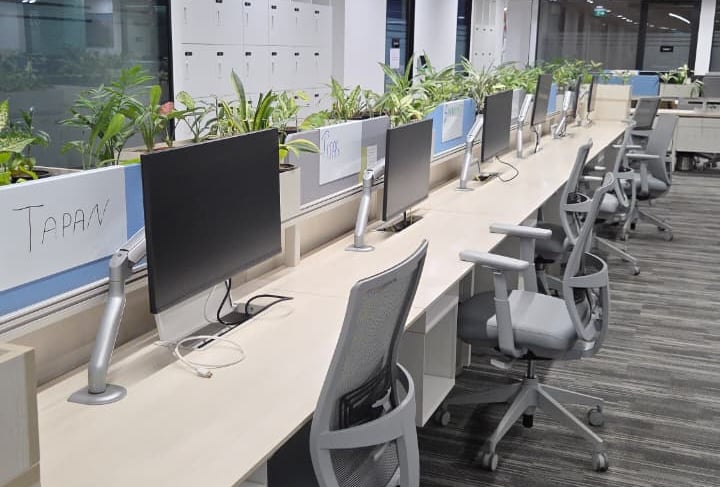 Singularity India - India leading Monitor arms and stands importer and stockist