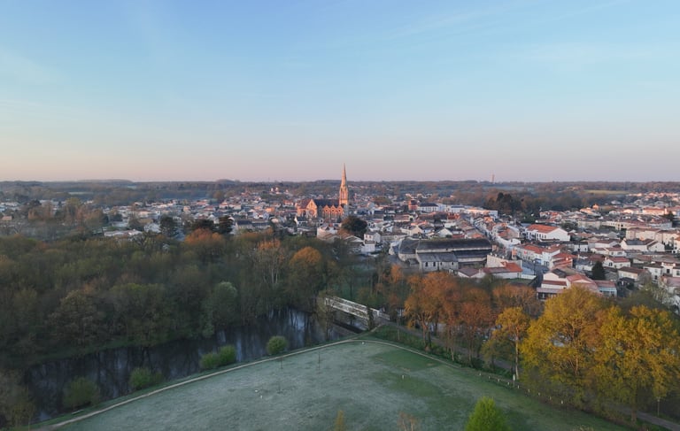 Photo aérienne par drone de Saint Philbert de Grand Lieu