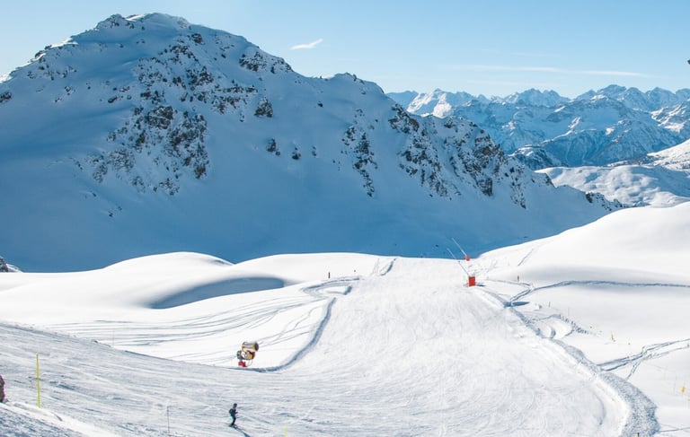 Monginevro, località turistica francese del comprensorio Vialattea e sede delle lezioni di snowboard con Andrea Bandi