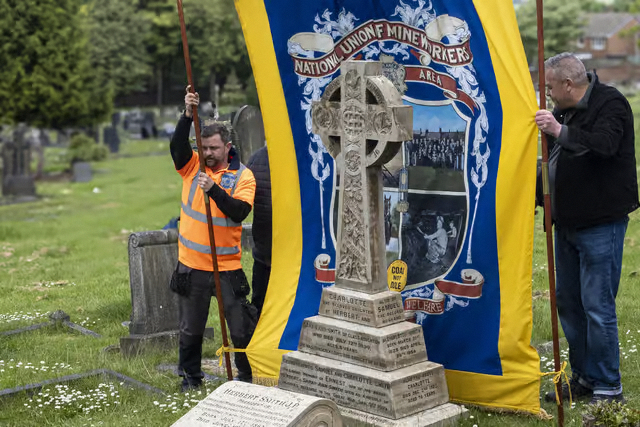 NUM banner