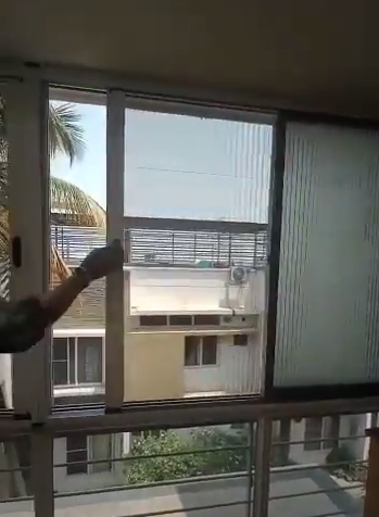 Retractable Pleated Mesh Door for Balcony