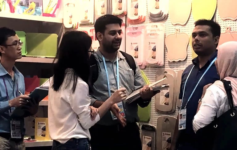 The company's booth at the exhibition attracted many visitors