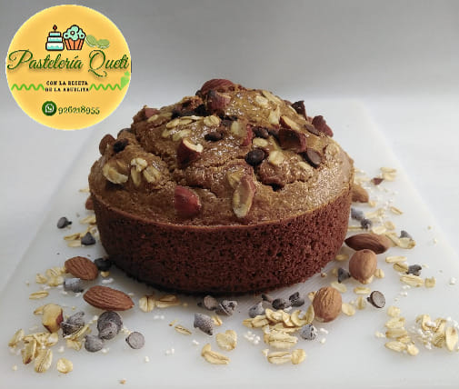 keke de almendra avena y chispa de chocolate pasteleria queti lima