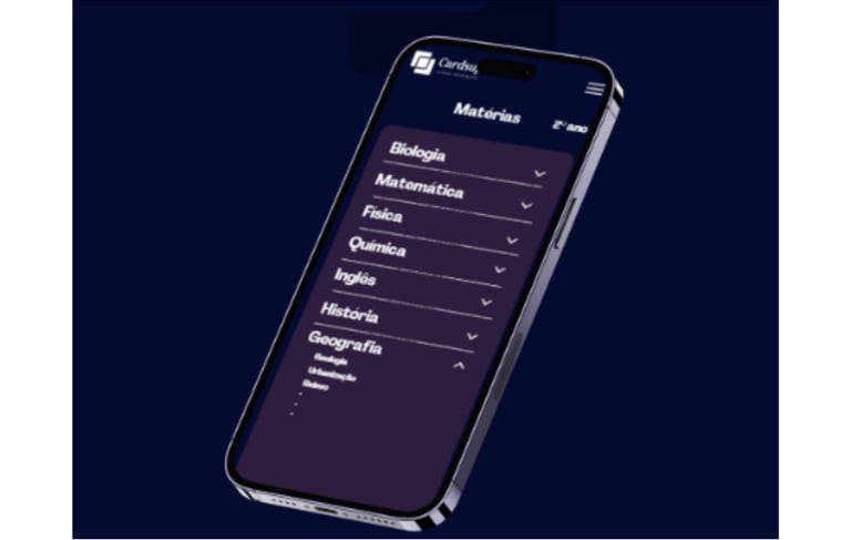 Smartphone showing the Cardsu educational app interface with a list of school subjects in Portuguese.