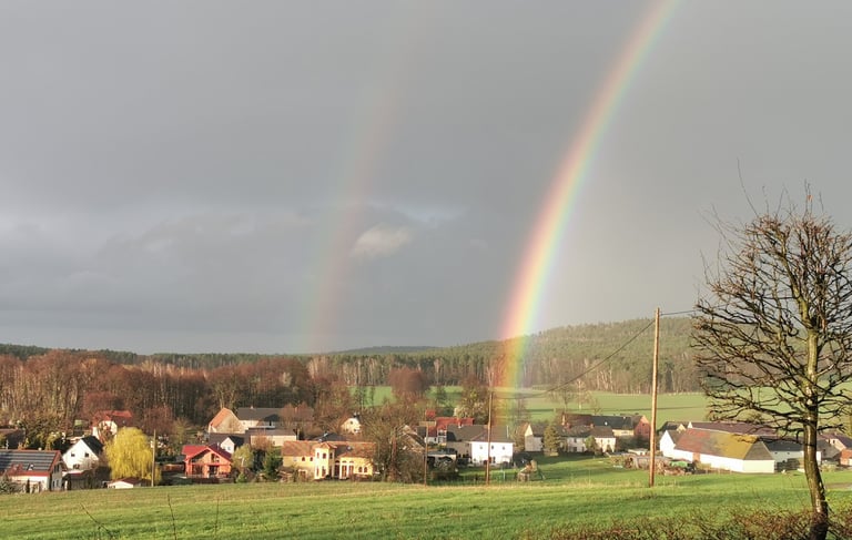 Regenbogen am Vereinshaus